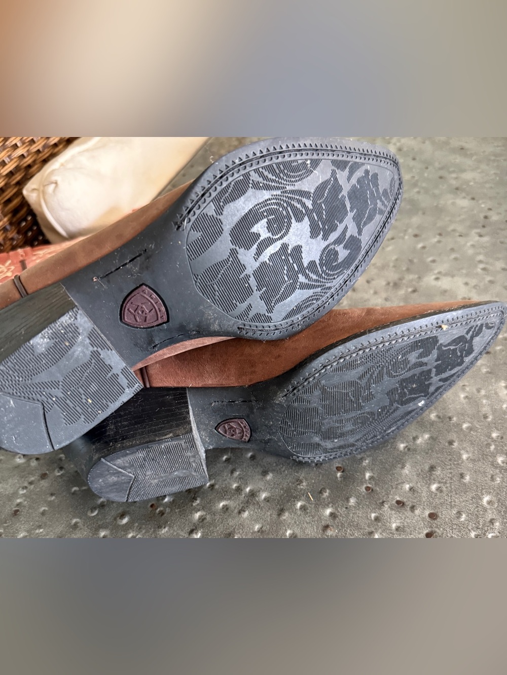 ARIAT Women’s Cowboy Boots with Embroidery Design. Chocolate/burnt orange. 9. - Picture 6 of 6